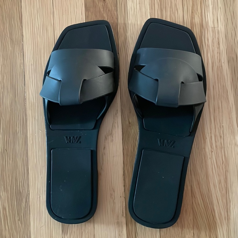 Zara Sandals with Rubberized Straps Size 35